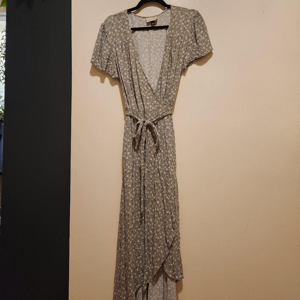 Universal Thread Women's Floral Wrap Dress